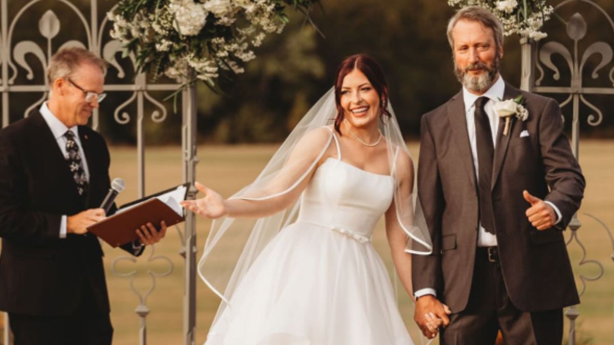 Amanda Nelson and Tom Green