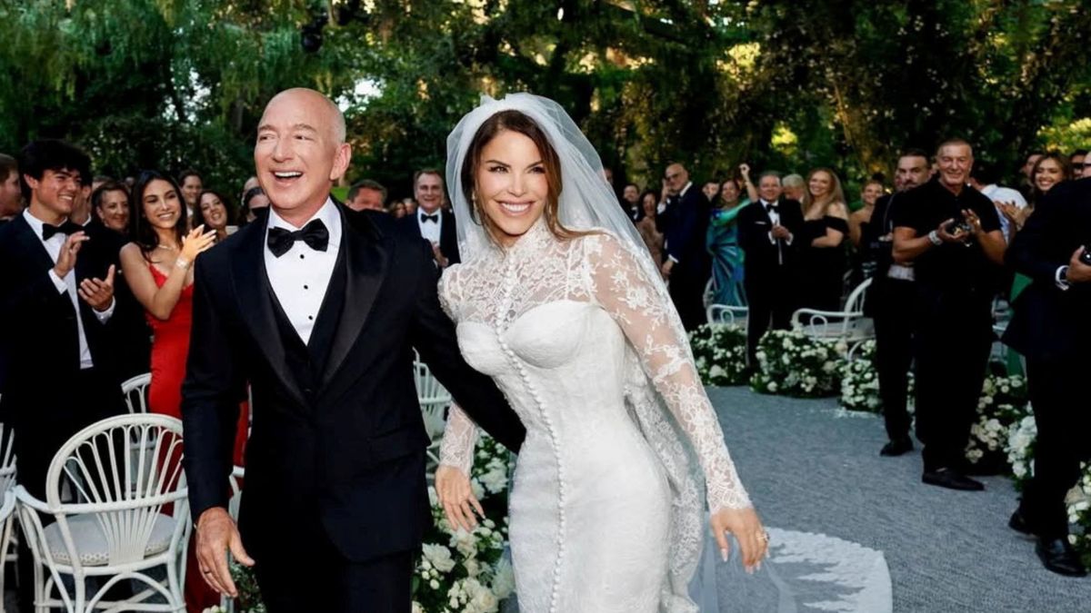 Jeff Bezos and Lauren Sánchez