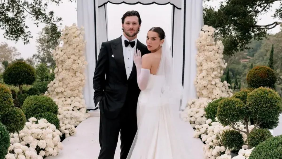 Josh Allen and Hailee Steinfeld