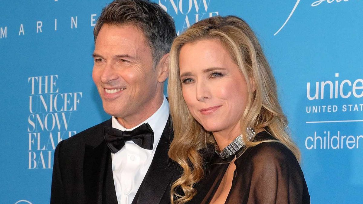 Tim Daly and Téa Leoni