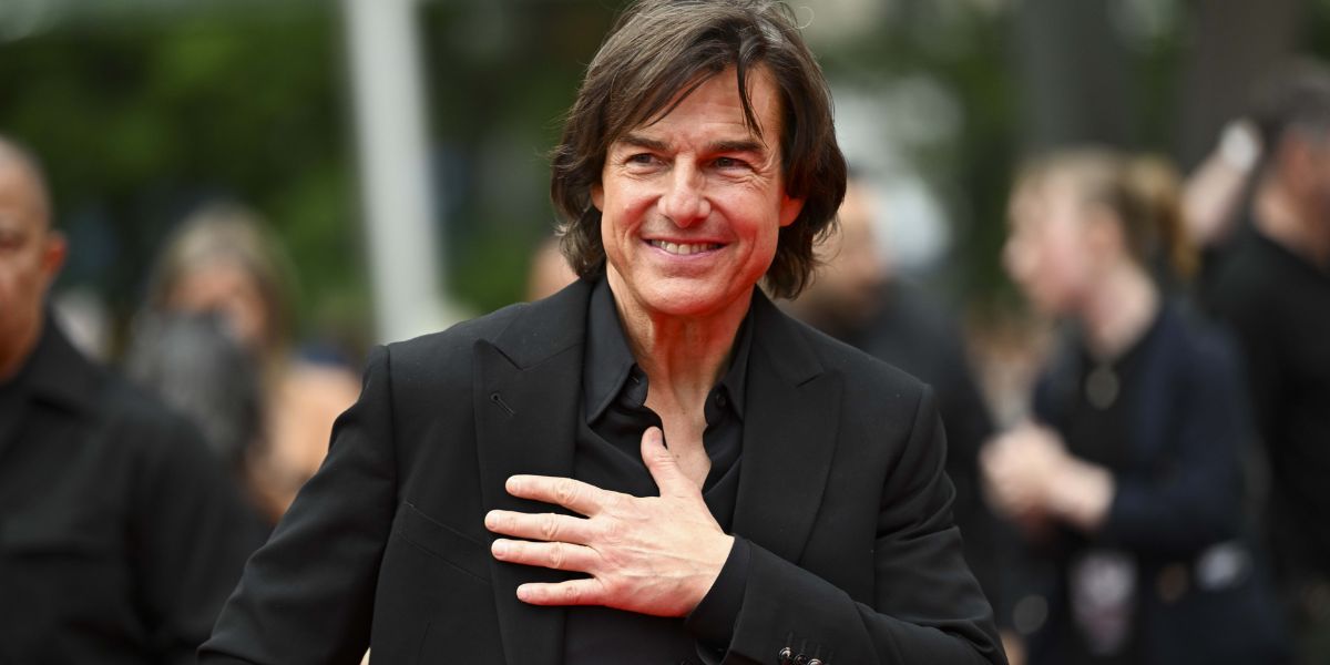 Tom Cruise saved a fan from being crushed by a crowd in 1996.